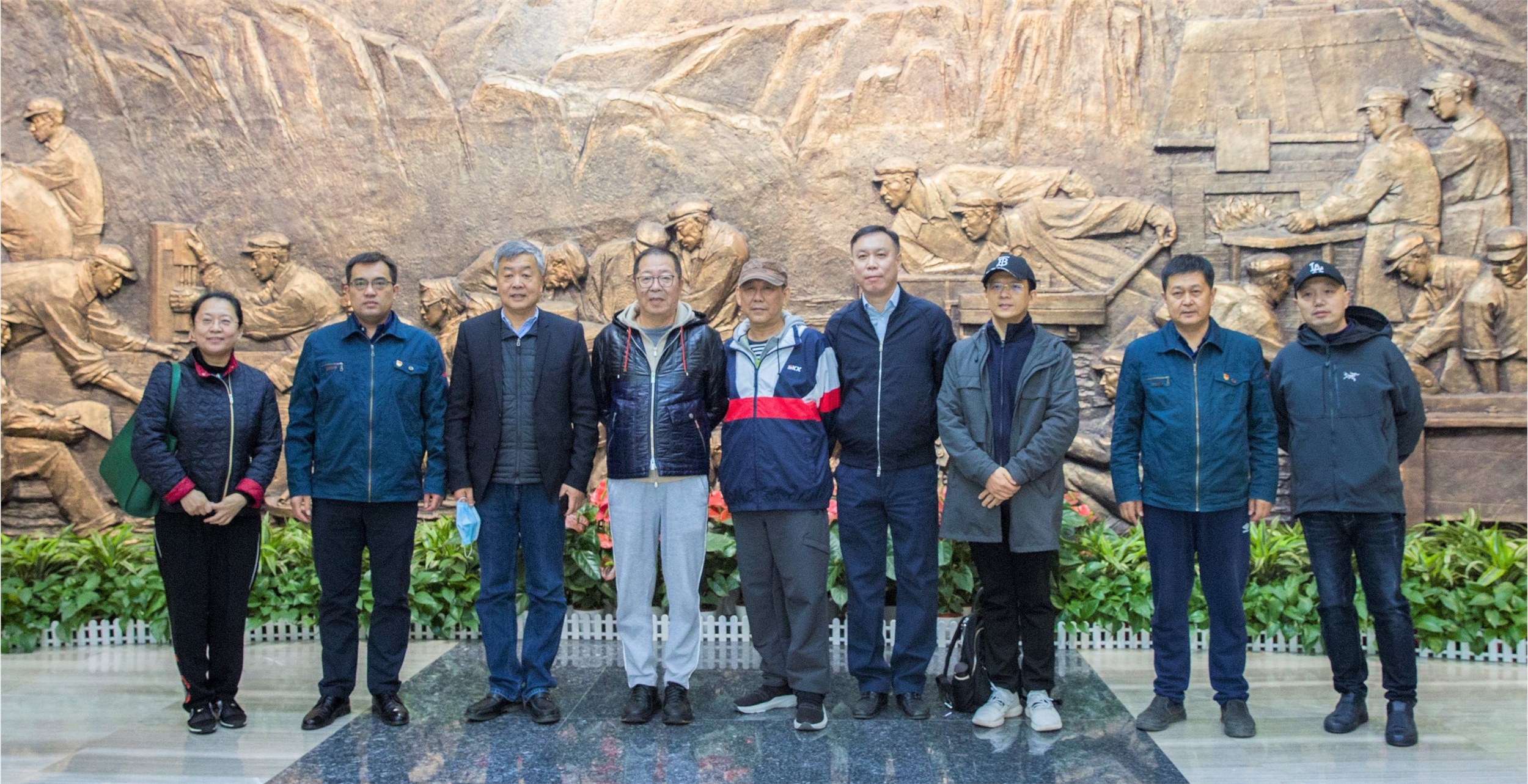 《闖關(guān)東》原班人馬十二年之后再聚首 打造史詩工業(yè)長卷《老工人》